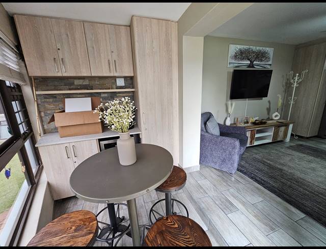 2 BEDROOM APARTMENT FOR SALE IN HARTENBOS CENTRAL